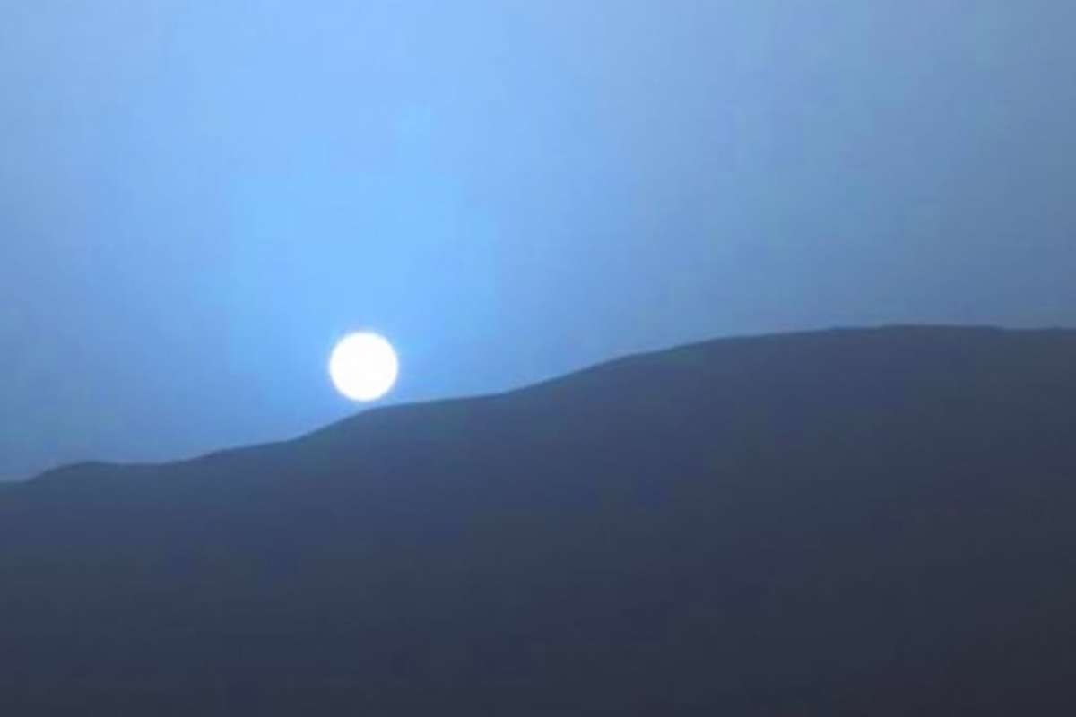 particolare del sole blu di Marte