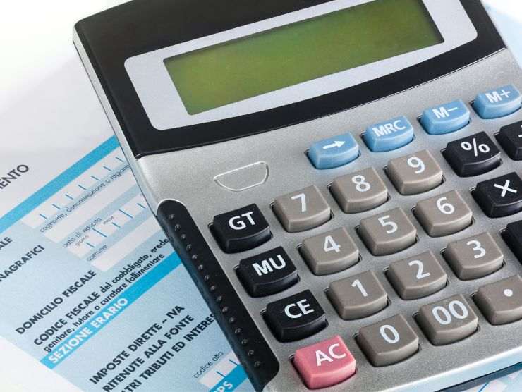 modello F24 e calcolatrice